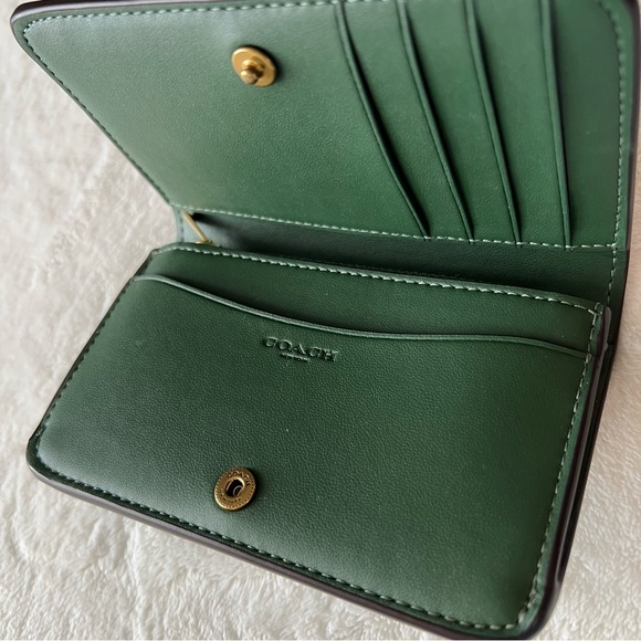 Coach Essential Slim Card Case in Amazon Green - Picture 5 of 13